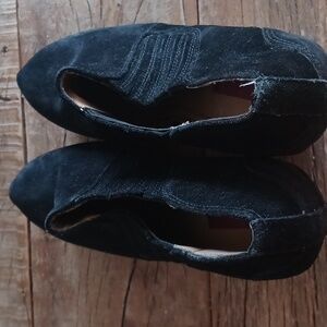 5148 Black Suede 5" Platforms Size 8
